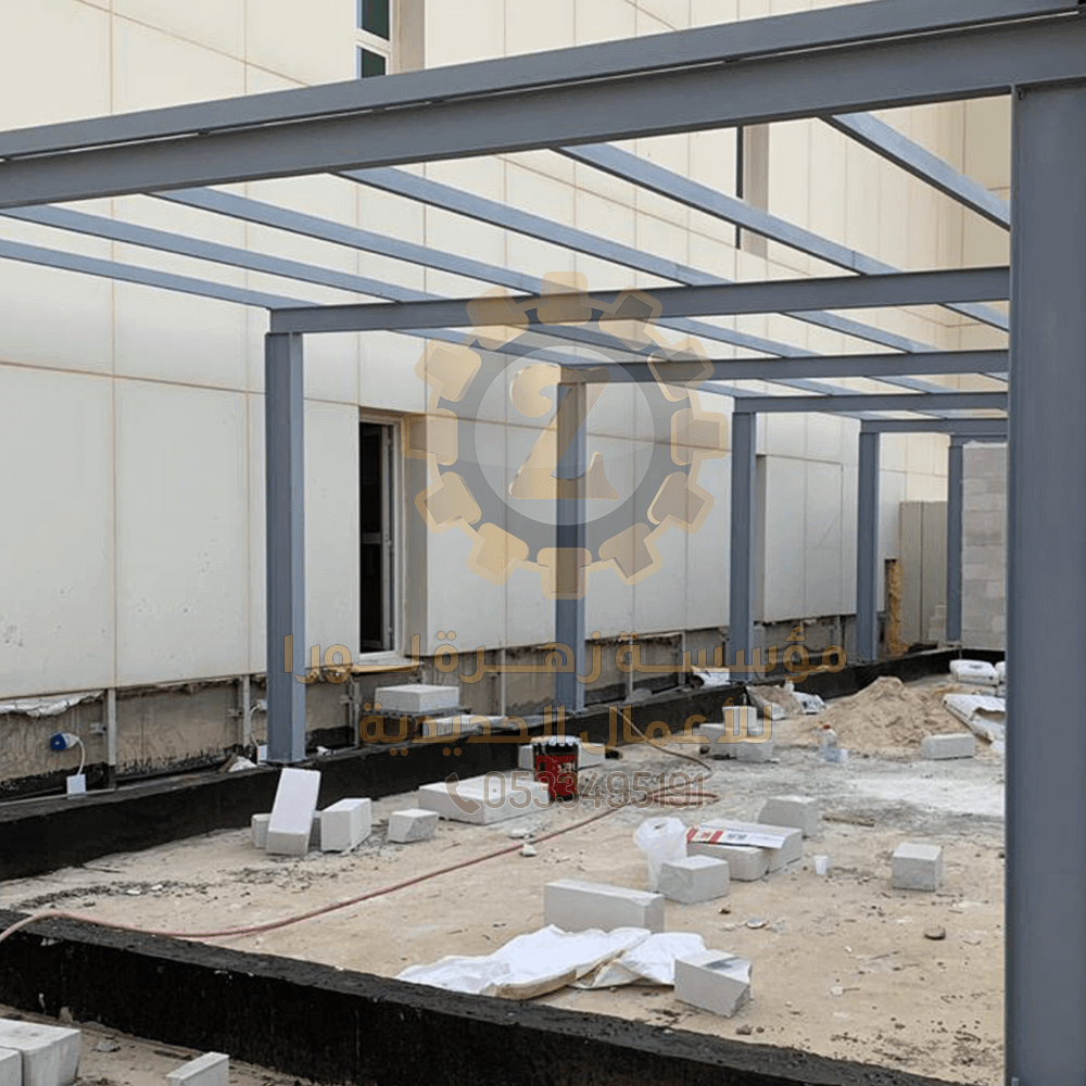 مستودعات وهناجر